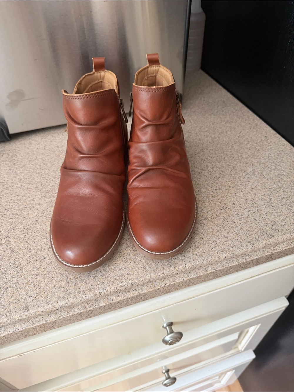 Earth Nadya Round Toe Ruched Casual Booties worn once 8 M
